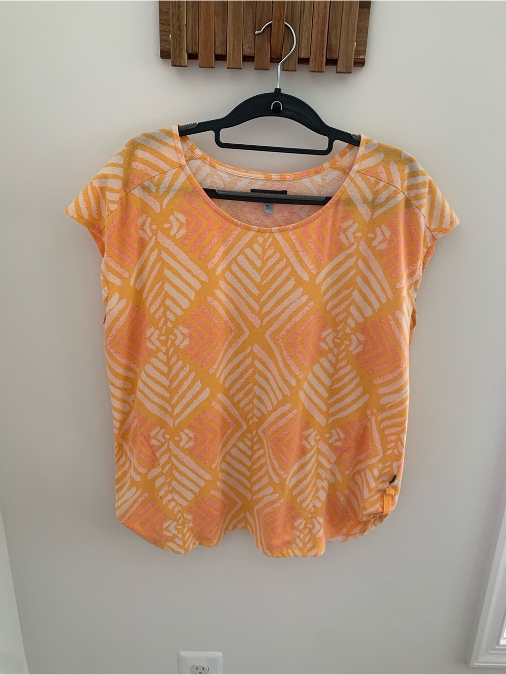Women's Orange & Cream Short Sleeve Scoop Neck Tee